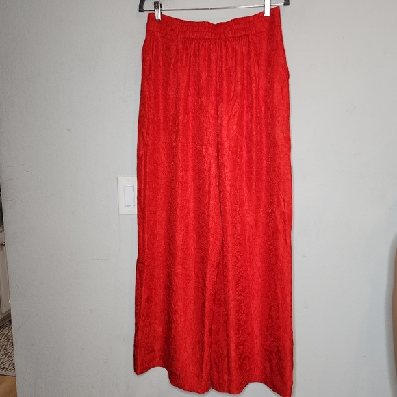 NWT House Of Harlow Wideleg Red Textured Flowy Pants Size Medium Stretch Waist - Picture 10 of 14